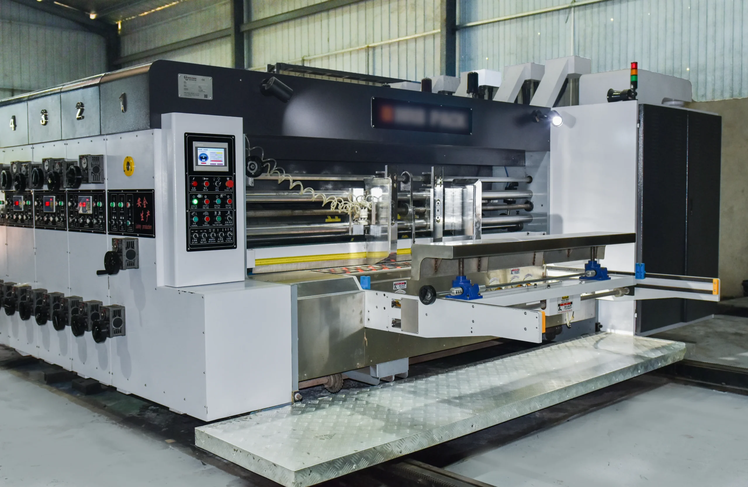 Corrugated box manufacturing machines at EZI Packaging